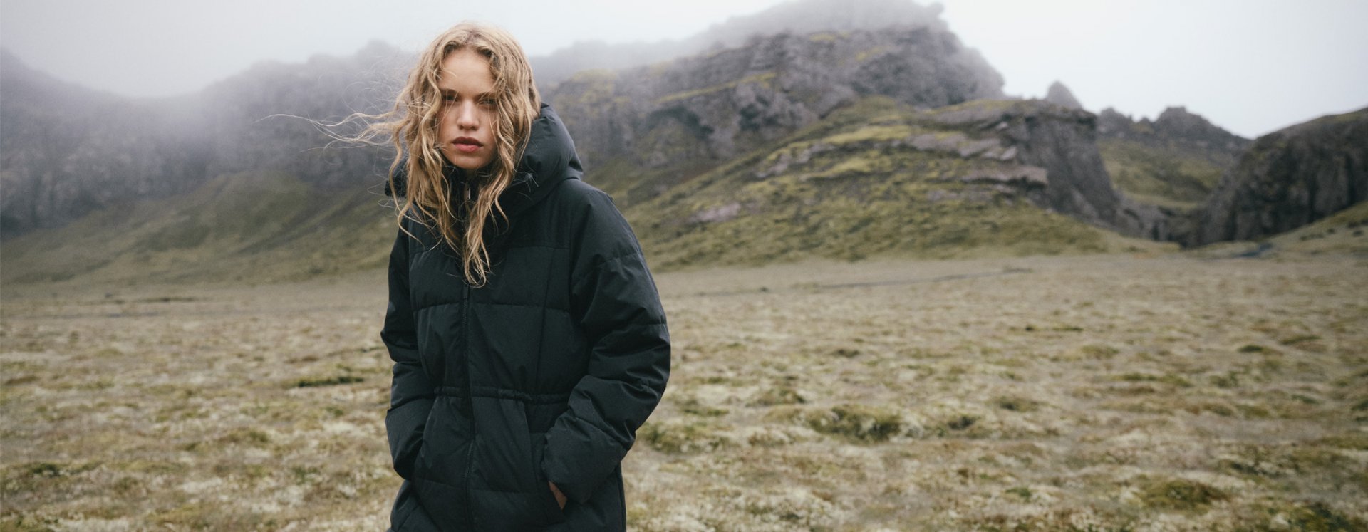 <h1 style="font-family: Nimbus Sans, Helvetica, Arial; text-align: center; font-size:300%; color:#ffffff;"><strong>OVERTØJ</strong></h1>