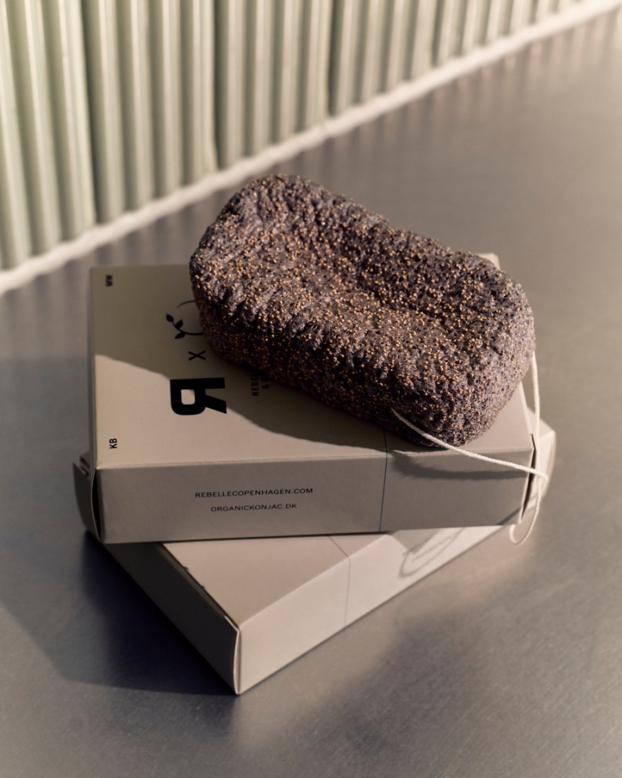 Rebelle Copenhagen - Konjac Body Sponge Mushroom Walnut Shell